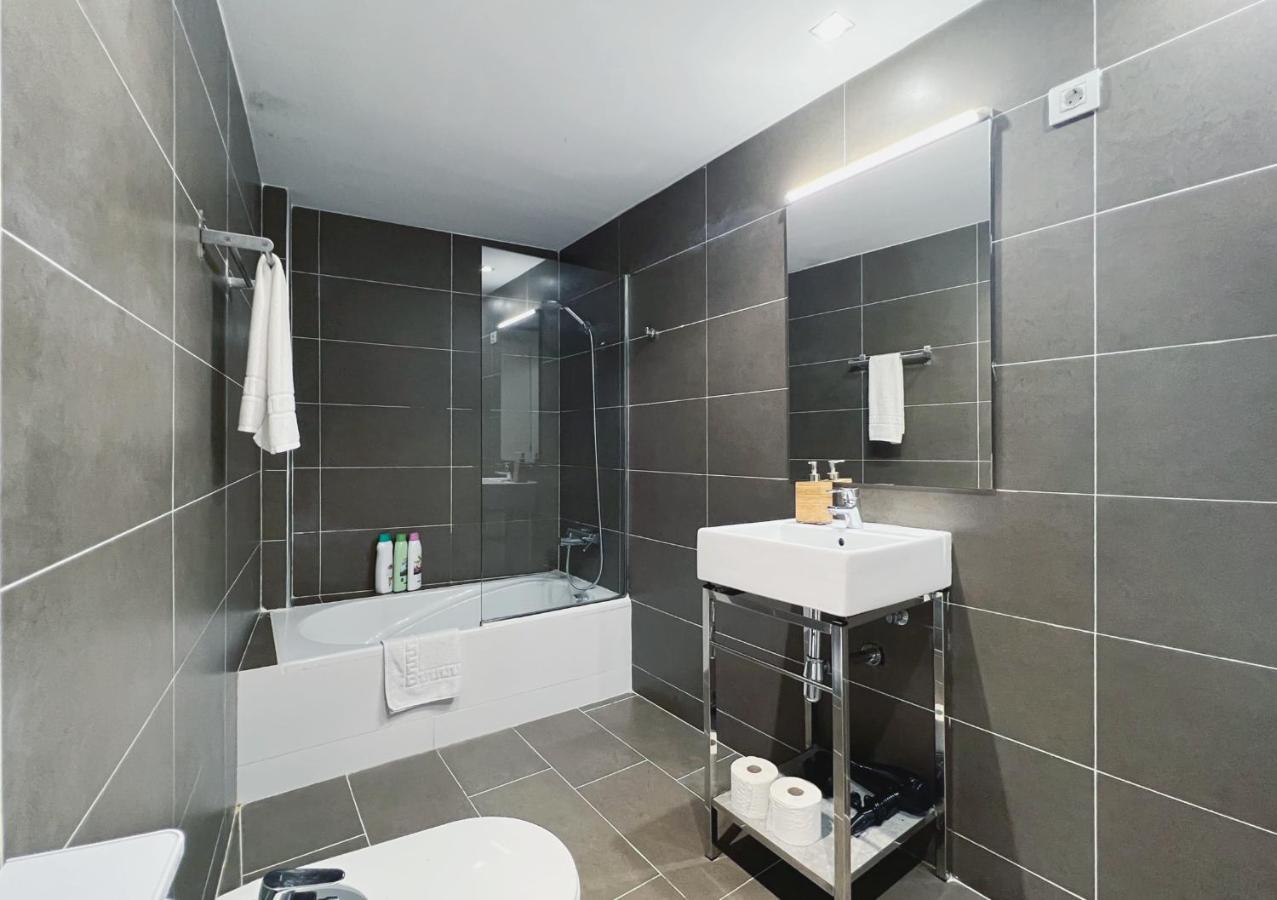 Stay U-Nique Apartments Pellaires Barcelona Ngoại thất bức ảnh