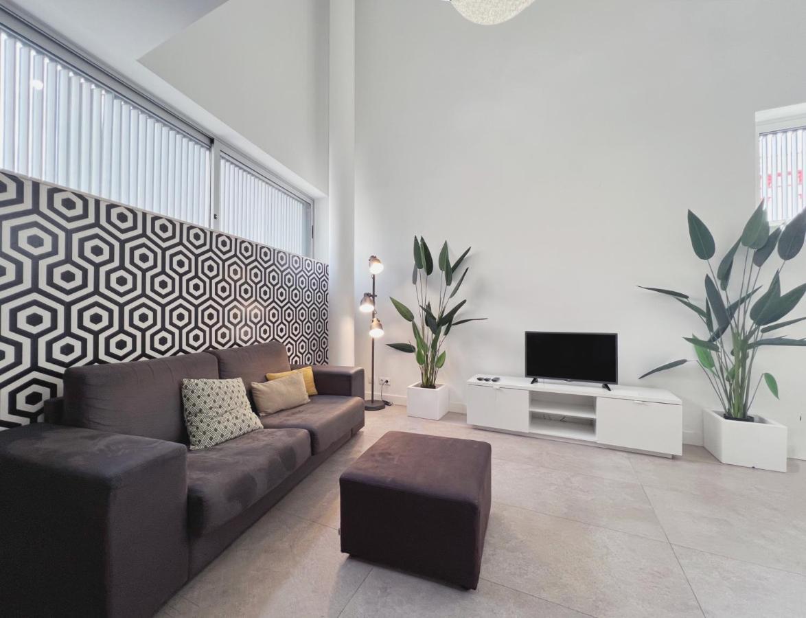 Stay U-Nique Apartments Pellaires Barcelona Ngoại thất bức ảnh