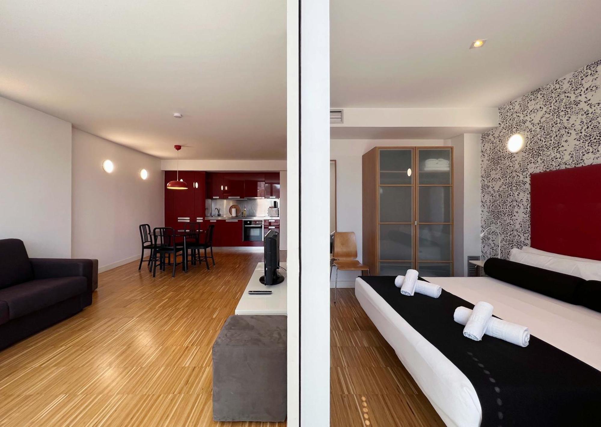 Stay U-Nique Apartments Pellaires Barcelona Ngoại thất bức ảnh