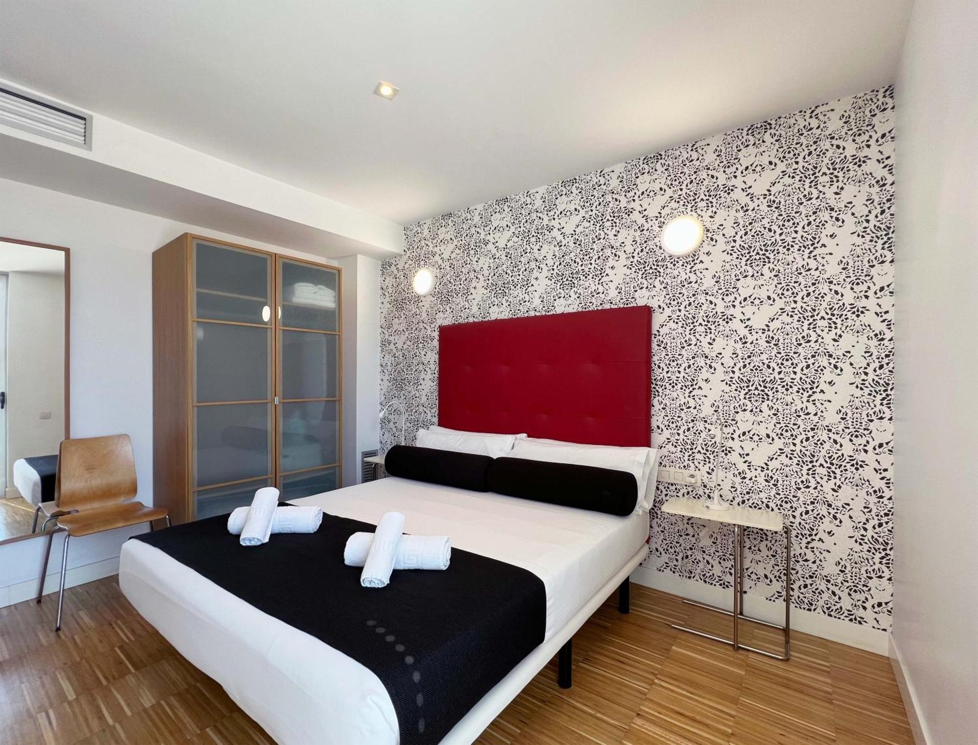 Stay U-Nique Apartments Pellaires Barcelona Ngoại thất bức ảnh