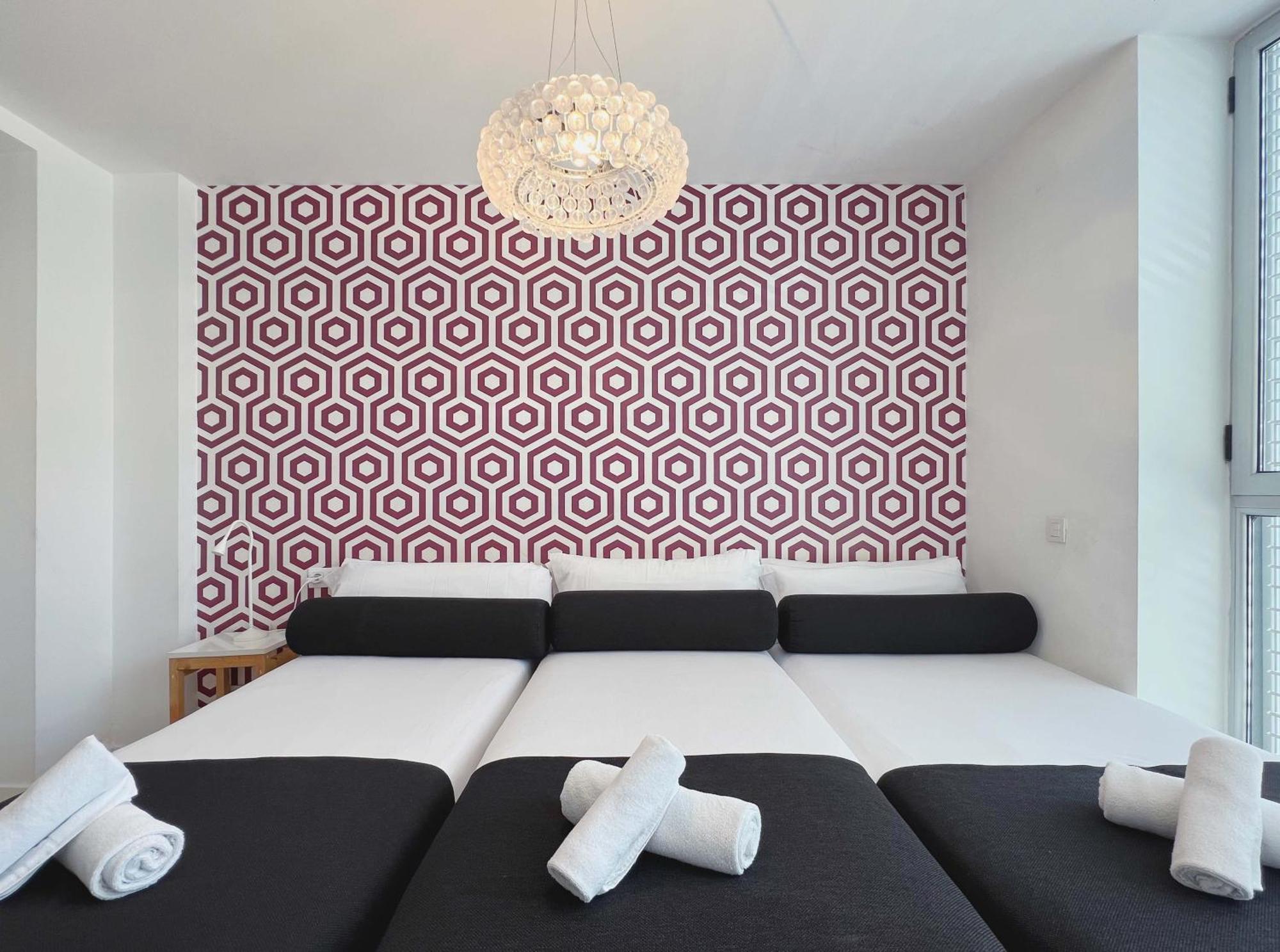 Stay U-Nique Apartments Pellaires Barcelona Ngoại thất bức ảnh