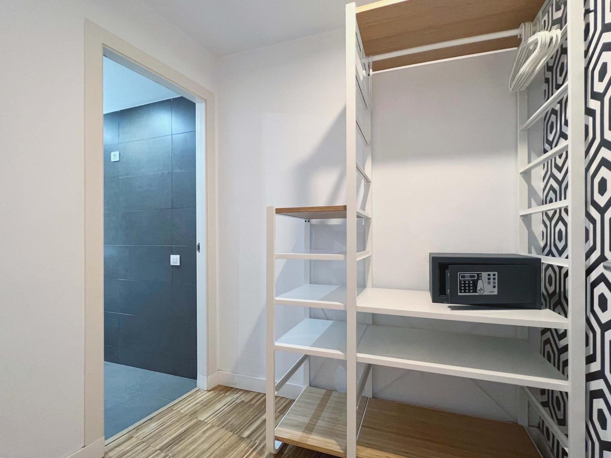 Stay U-Nique Apartments Pellaires Barcelona Ngoại thất bức ảnh